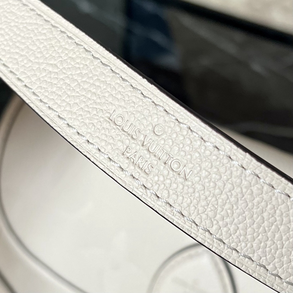 ルイヴィトンバッグ素材ディテール